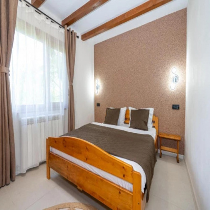 Foto Camere Casa Nikita Vama Veche 2 Mai