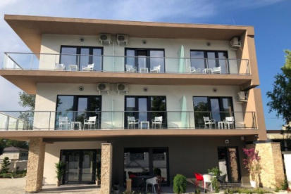 Foto Villa Navona - Locatie noua, deschisa in 2019 Saturn