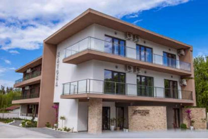 Foto Vila Navona - Locatie noua, deschisa in 2019 Saturn
