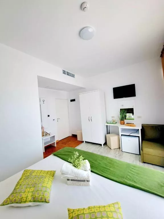 Triple room with lake view — 3