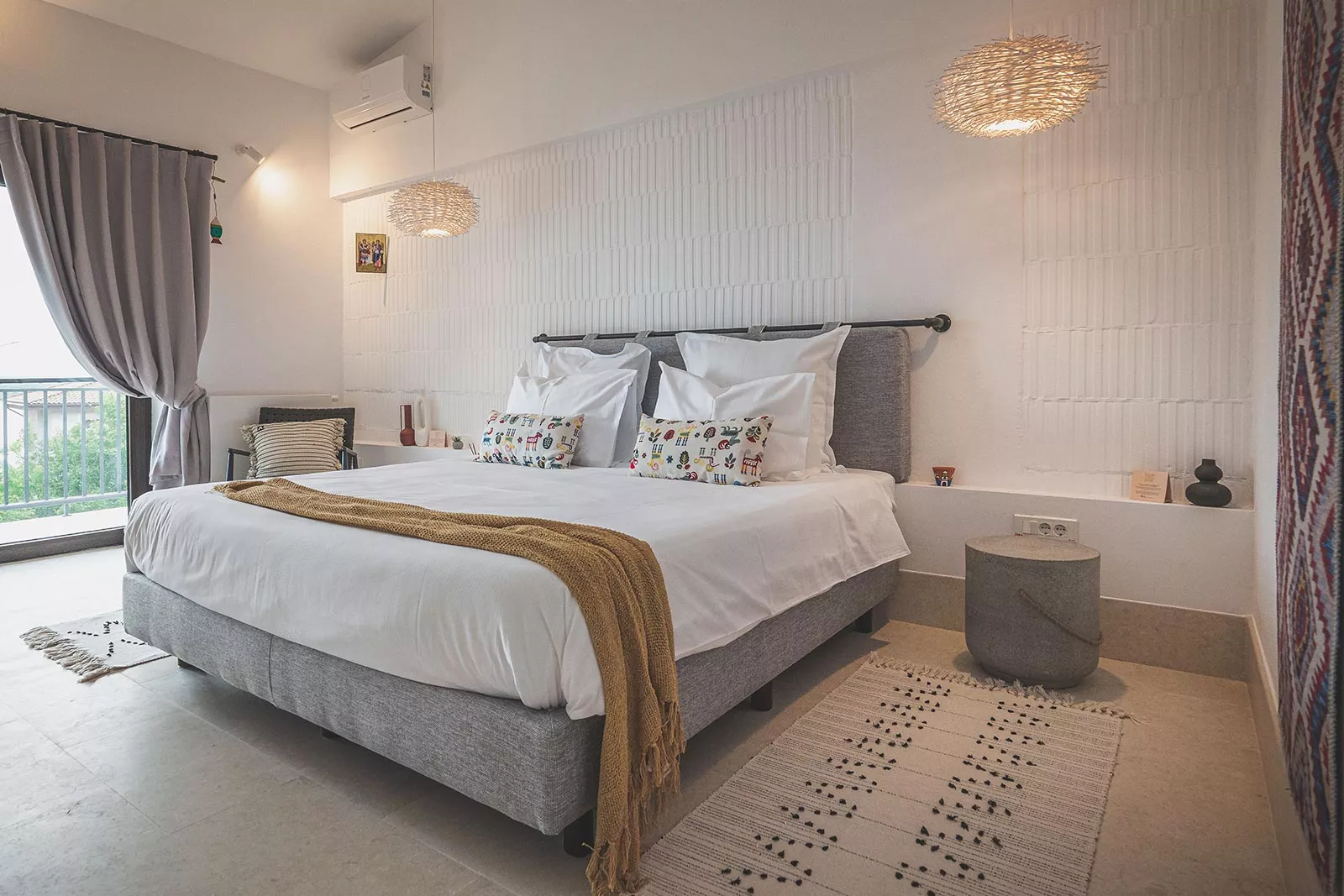 Double room with balcony and garden view
