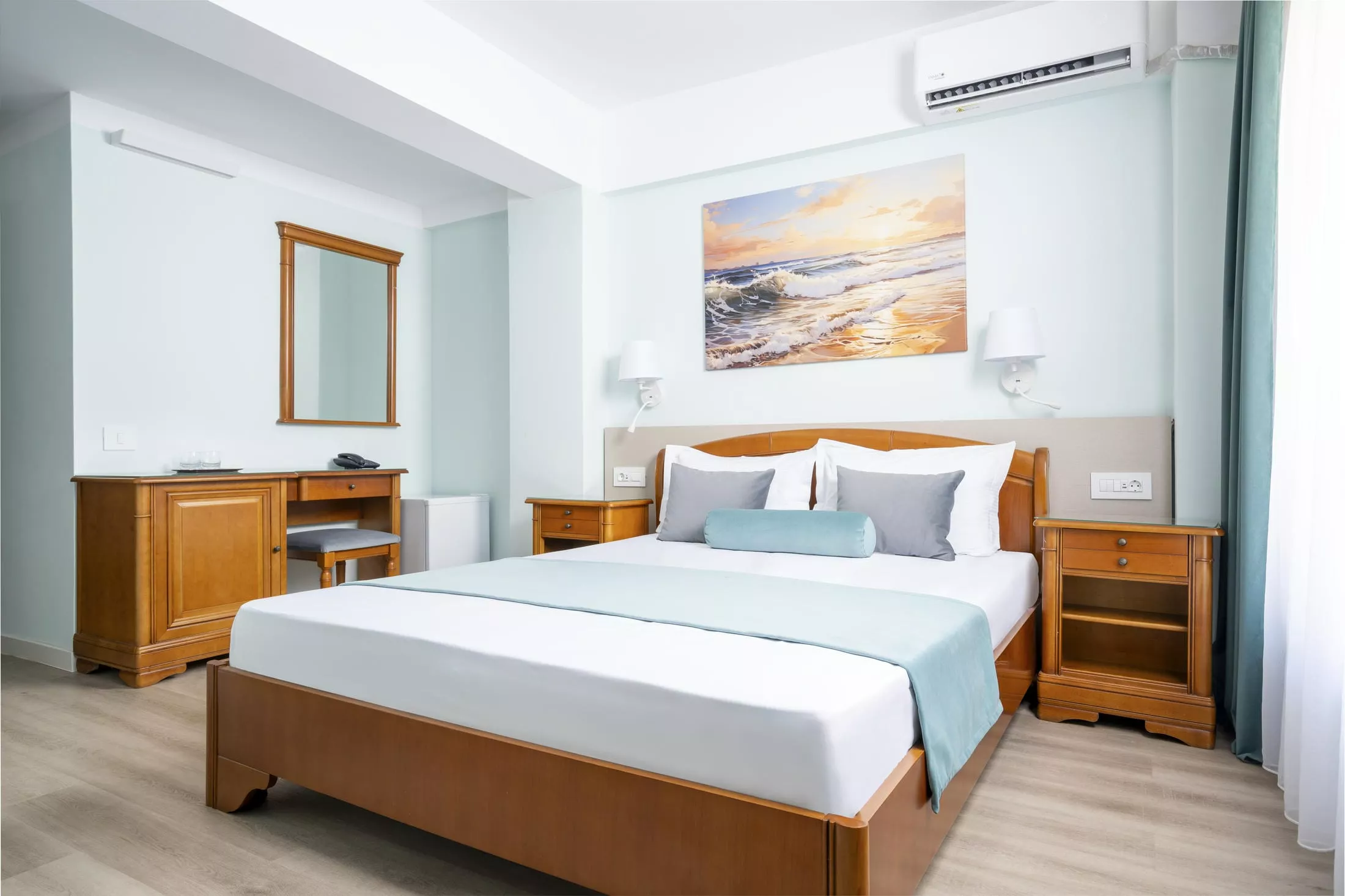 Triple room + 2 sun beds included on the beach — 2