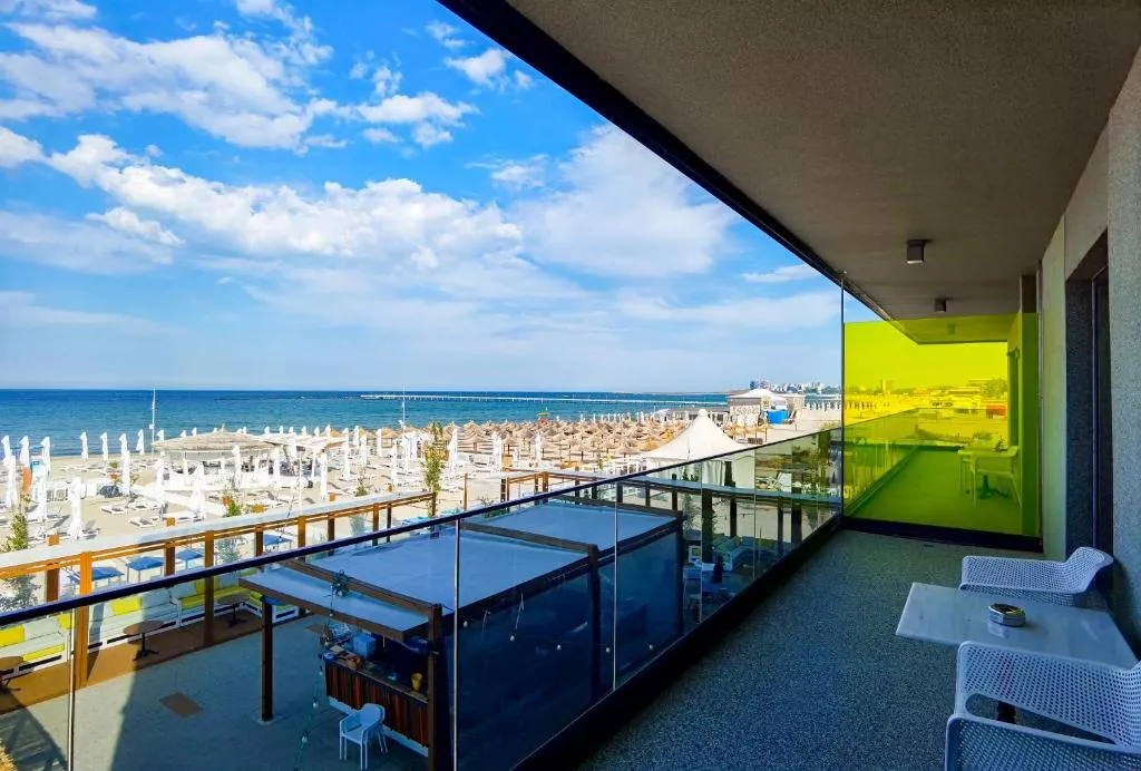 Bellevue Suite (Front Sea View) — 5