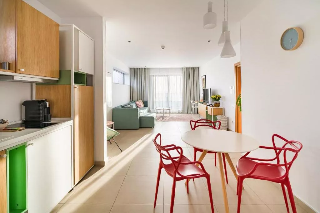 Bellevue Suite (Front Sea View) — 4