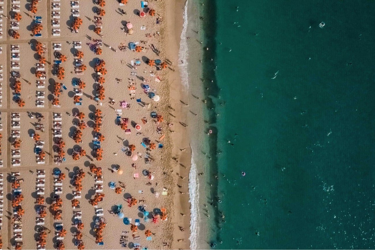 10 Cazari la mare pe plaja de trecut pe lista de vacanta