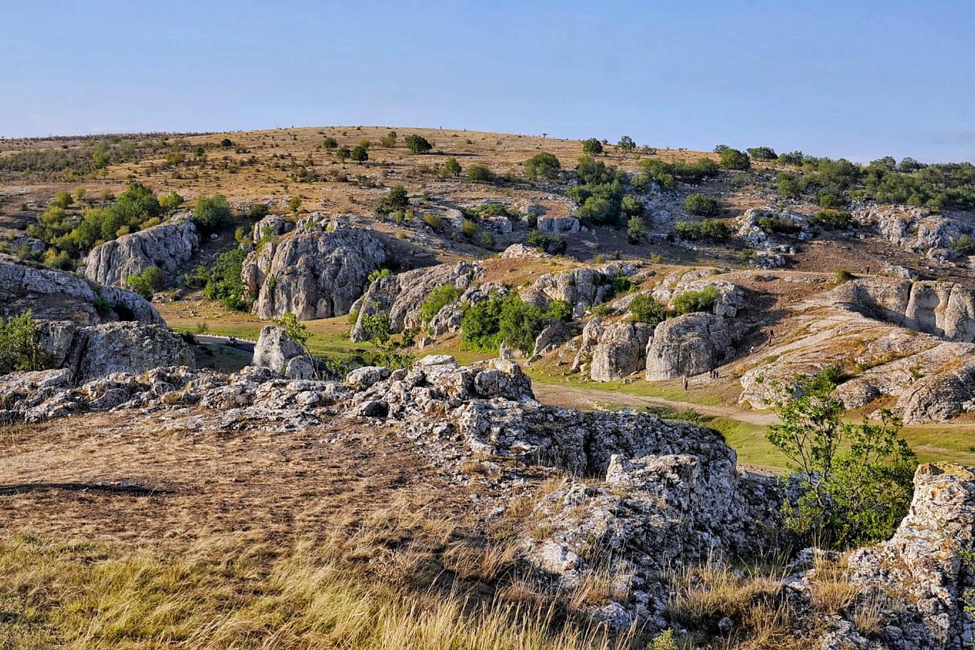 Obiective Turistice: Cheile Dobrogei, un colt de natura unic