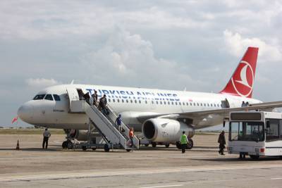 Cetatenii turci care vin pe litoral, ar putea primi vize pe aeroport